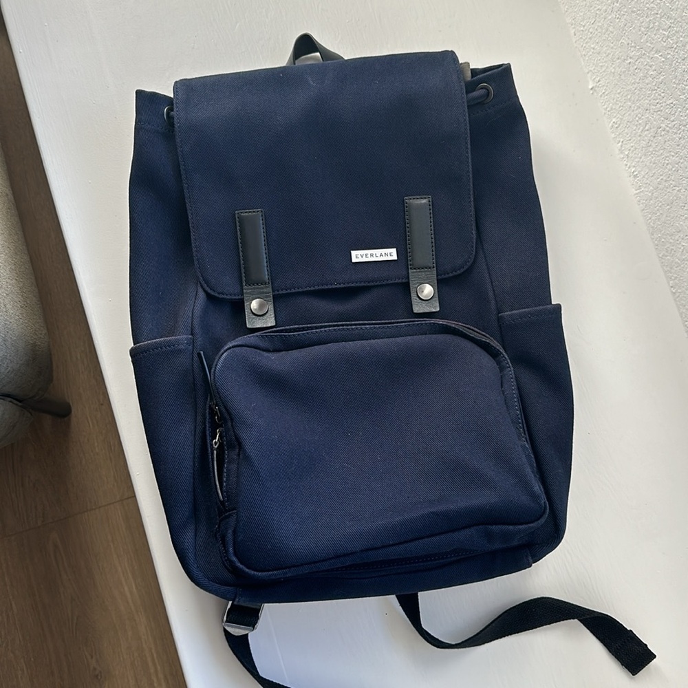 Everlane Modern Snap Backpack Navy - Picture 3 of 8